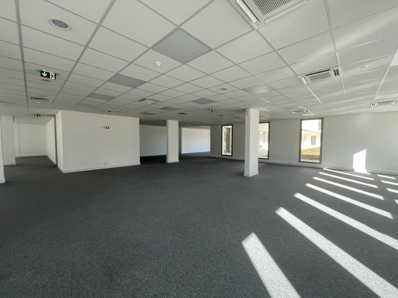 Bureau Aix-en-Provence 915m² Location bureau Aix-en-Provence Bouches-du-Rhône OLBUR2115118 19